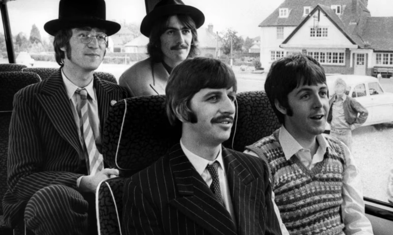 Magical Mistery Tour” fue transmitido en primicia mundial en blanco y negro por la BBC Television
